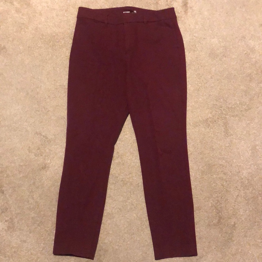 Old Navy Pixie pants. I am 5’3” and they hit right at/above my ankle.
